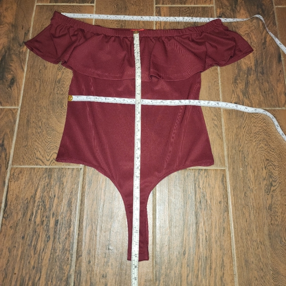 Guess Large Off Shoulder Body Suit with Snaps Blouse in Wine - Picture 9 of 11